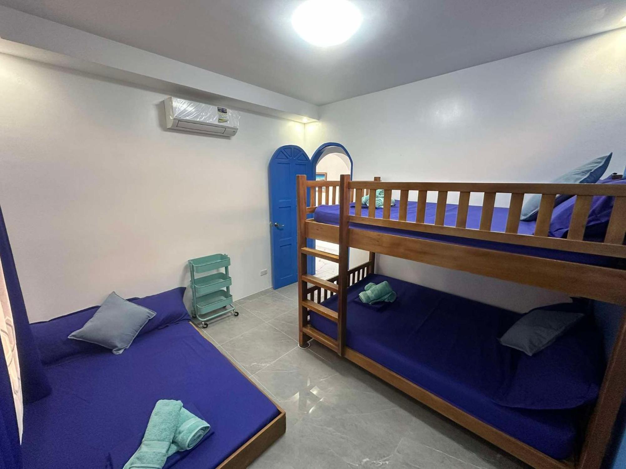 Aina Hannah Family Resort'S Greek Unit Calatagan Exterior foto